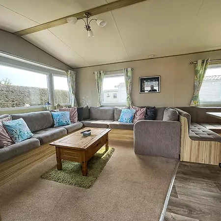Caravan With Decking At Southview Holiday Park In Skegness Ref 33005S Exterior photo