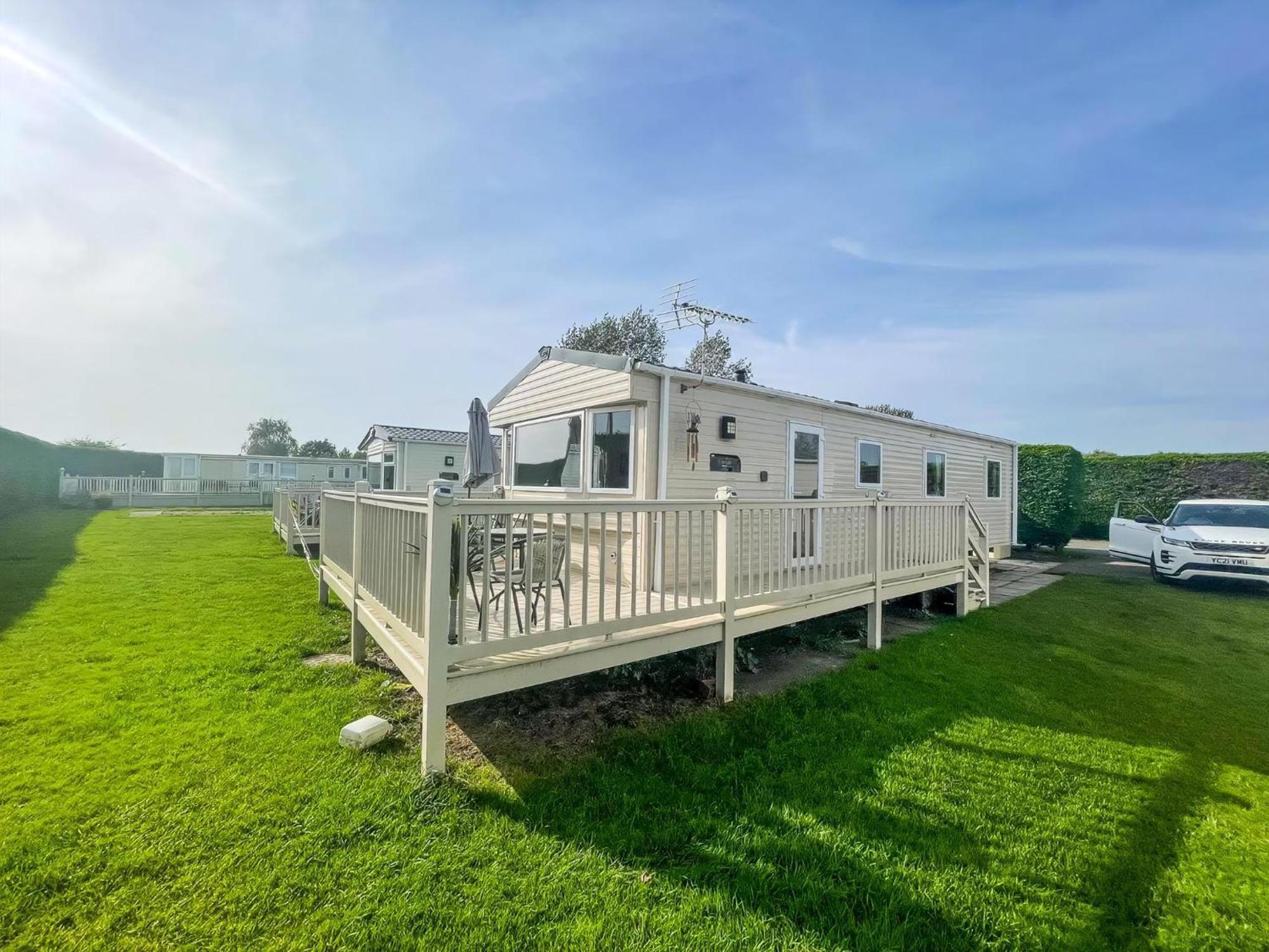 Caravan With Decking At Southview In Ref 33005s * Skegness