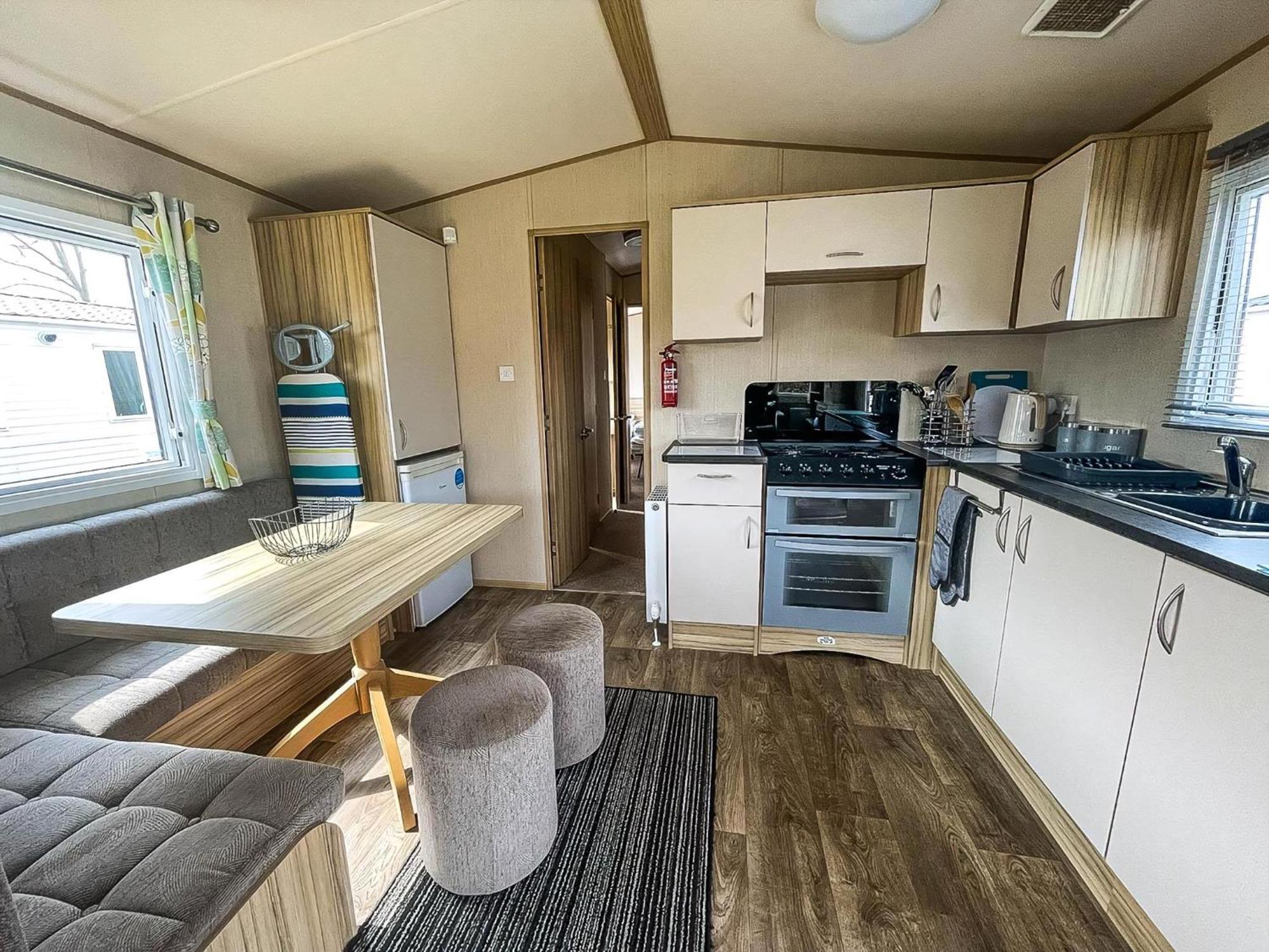 Caravan With Decking At Southview In Ref 33005s Campsite *